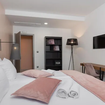 Complex Alca Villa *