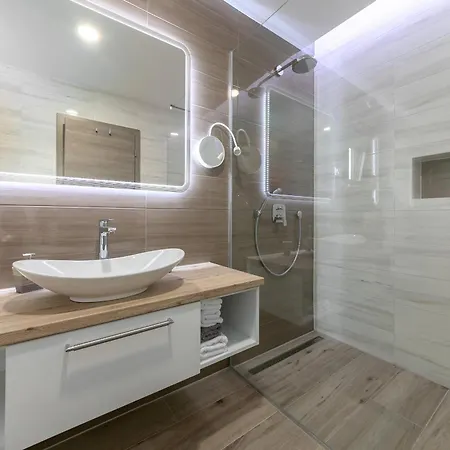 فيلة Complex Alca