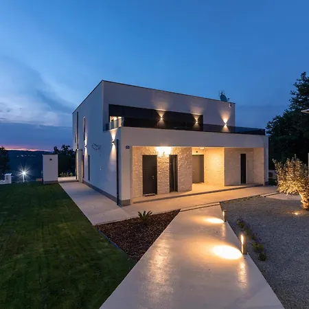 Complex Alca Villa *