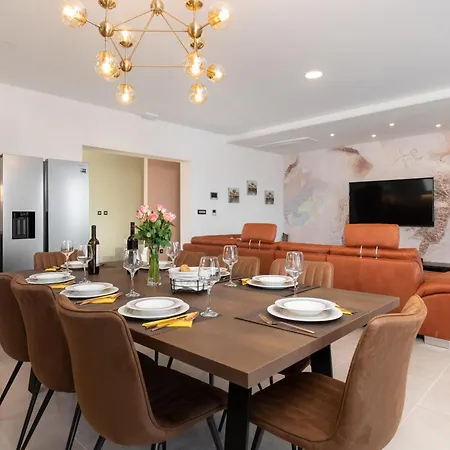 فيلة Complex Alca Ruzici (Sveta Nedelja)