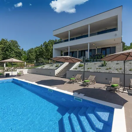 Complex Alca Villa *